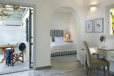 Yria Boutique & Parasporos